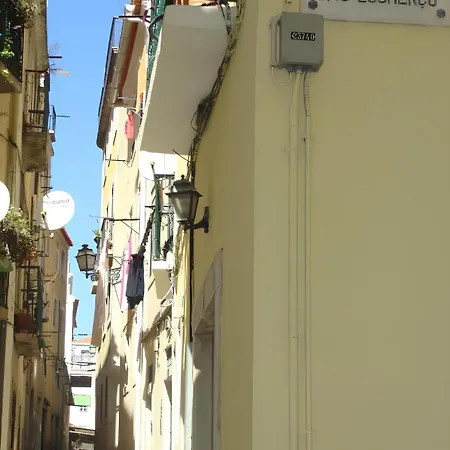شقة Casa Do Castelo 2- Work Or Relax In The Historic Heart Of Lisbon!